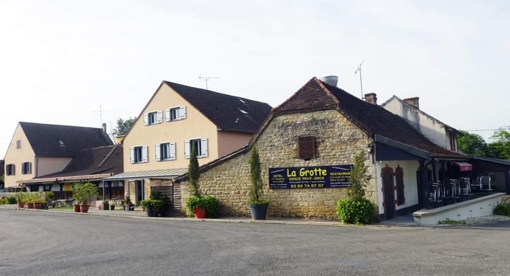 Hotel La Grotte Sagy  エクステリア 写真