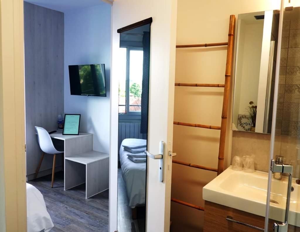 Hotel La Grotte Sagy  エクステリア 写真
